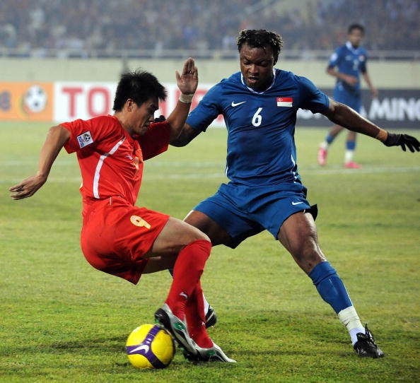 AFF Suzuki Cup 2008, giải đấu biến Công Vinh thành một siêu sao. Trong ảnh, Công Vinh ở trận bán kết lượt về AFF Suzuki Cup 2008 với Singapore. Số 13 Quang Hải là người ghi bàn duy nhất giúp Việt Nam vượt qua đội bóng đảo quốc sư tử.